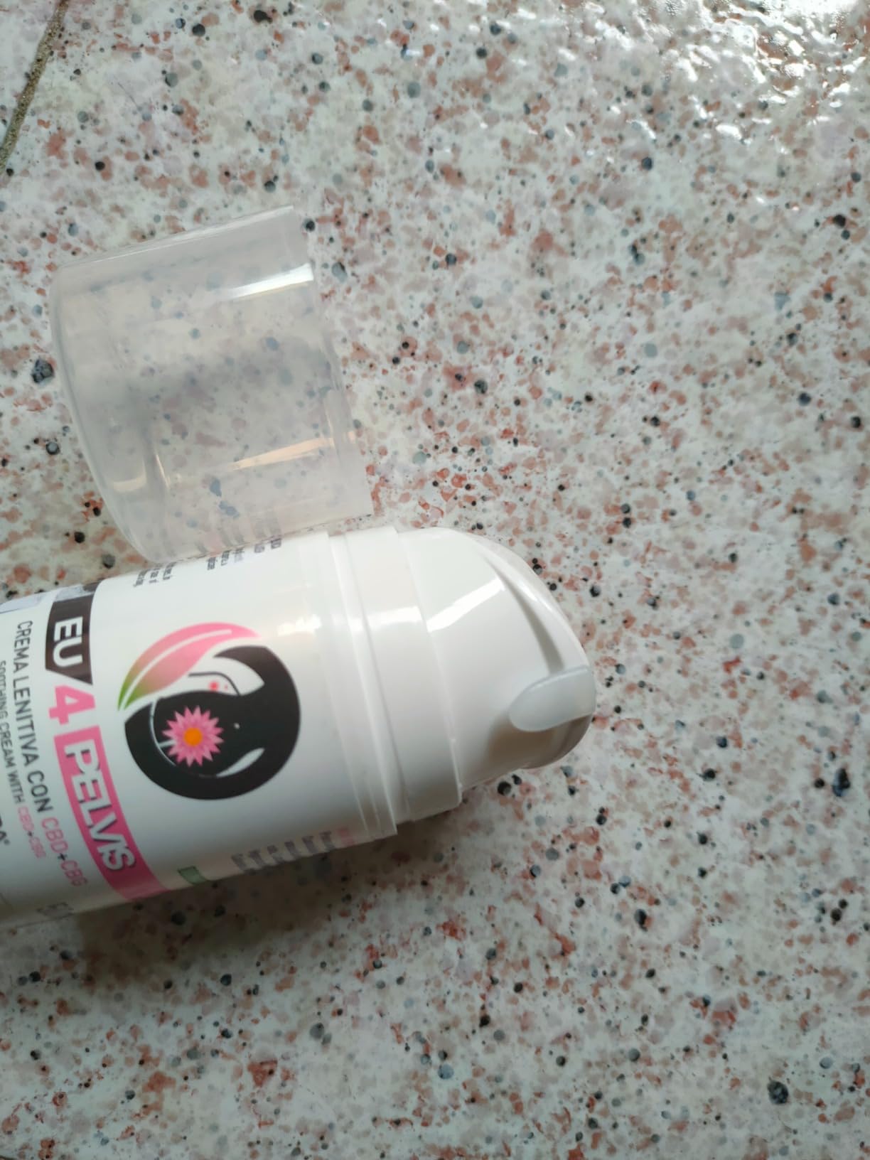 Eusphera Creme con CBD crema intima acido ialuronico